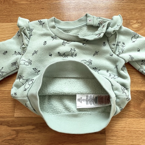 PRIMARK 2 Piece Sweatshirt and Joggers Set (3-6 mo) - Picture 3 of 8